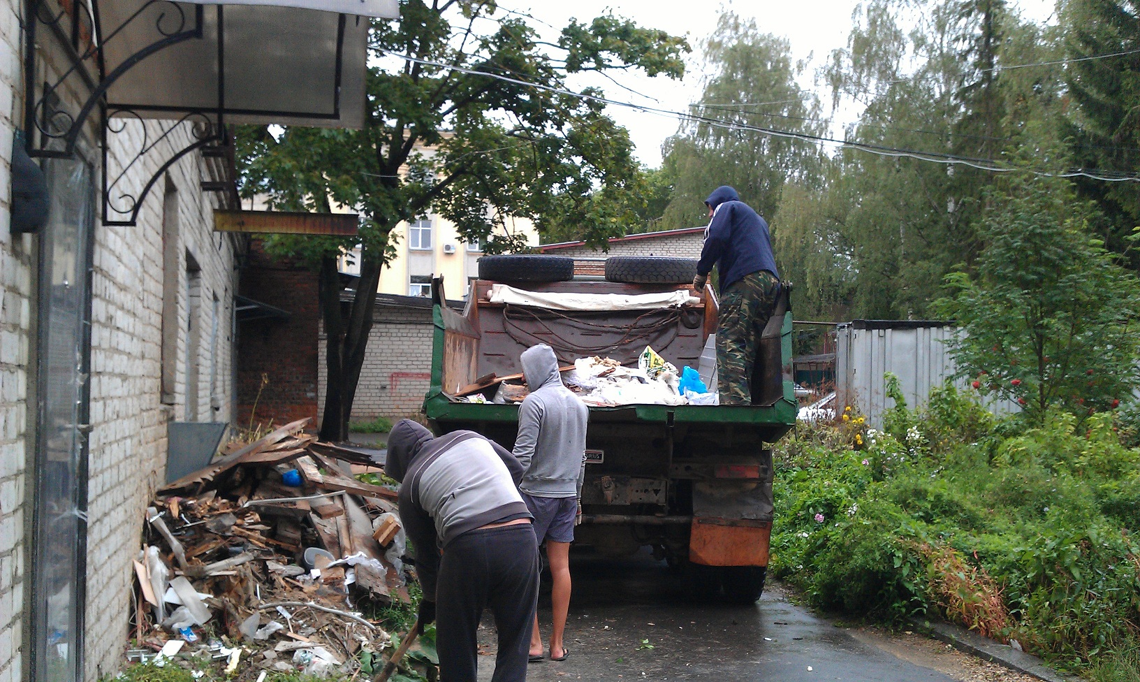 вывоз старой мебели в уссурийске